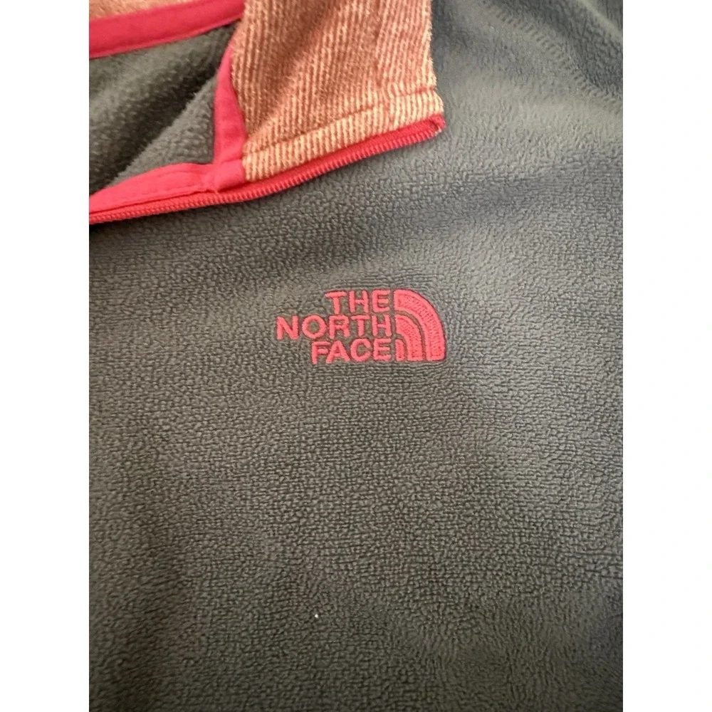 The North Face Women's 1/4 Zip Fleece Pullover - Size Large.‎ H12